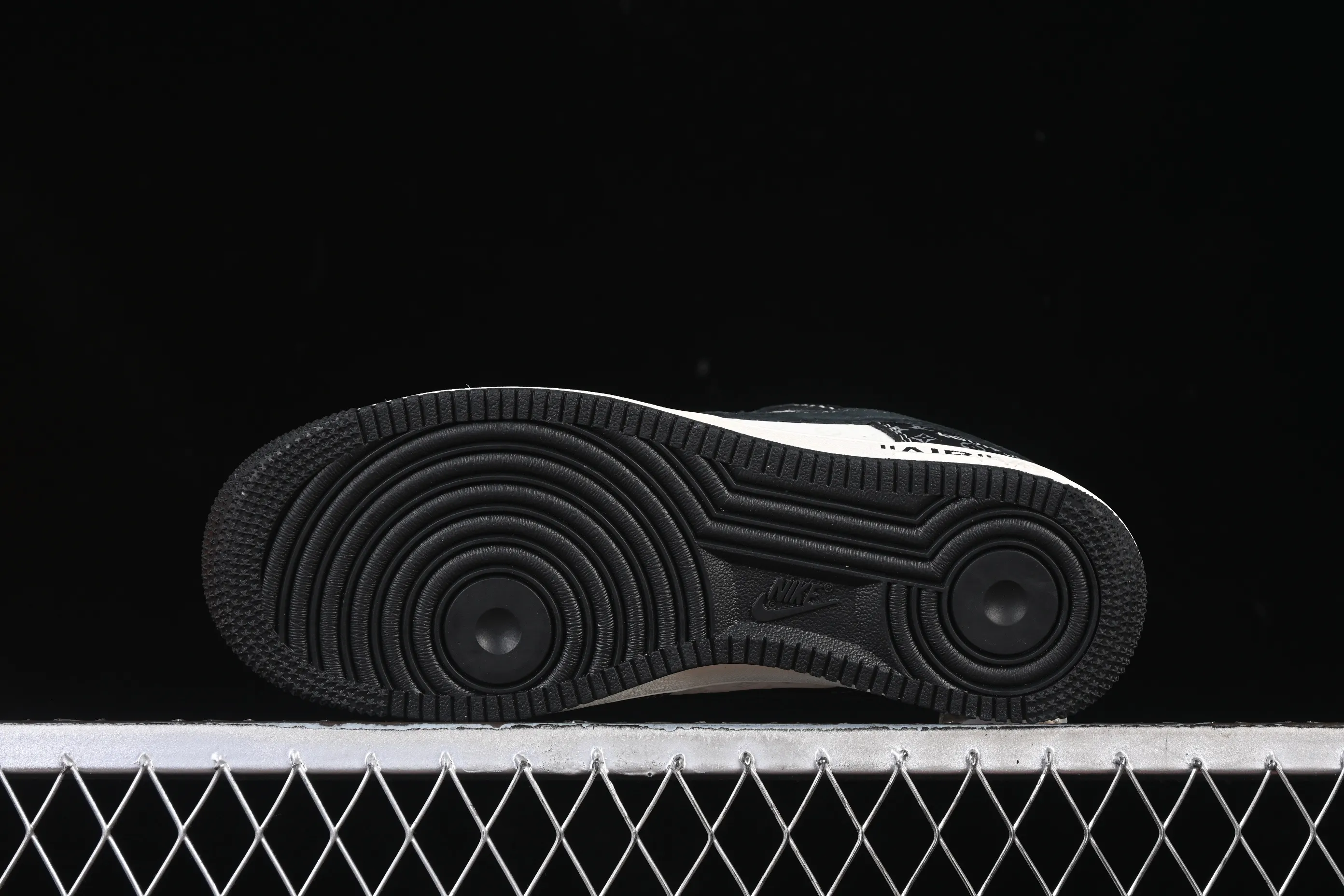 All categories Nk Air Force 1 Air Force series Nk Air Force 1 Low Air Force low-top Nike Air Force 1'07 Low LV co-branded woven logo printing Air Force 1 low-top casual sneakers CX5050-Y10